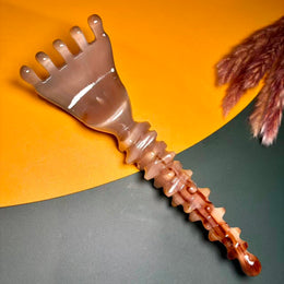 Large Yak Horn Scalp Rake — Wide Fan Comb, Speckled Grain