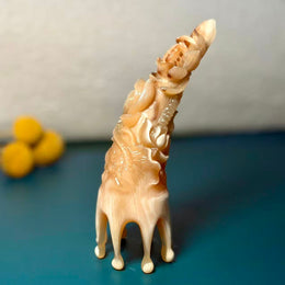 White Buffalo Horn Floral Carved Comb — Water-Drop Teeth, Artisan Sculpture