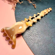 Large Yak Horn Scalp Rake — Banded Dark Grain, Bulbous Tip
